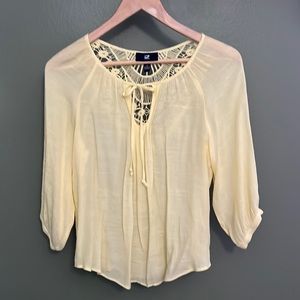 IZ Yellow three-quarter sleeve blouse